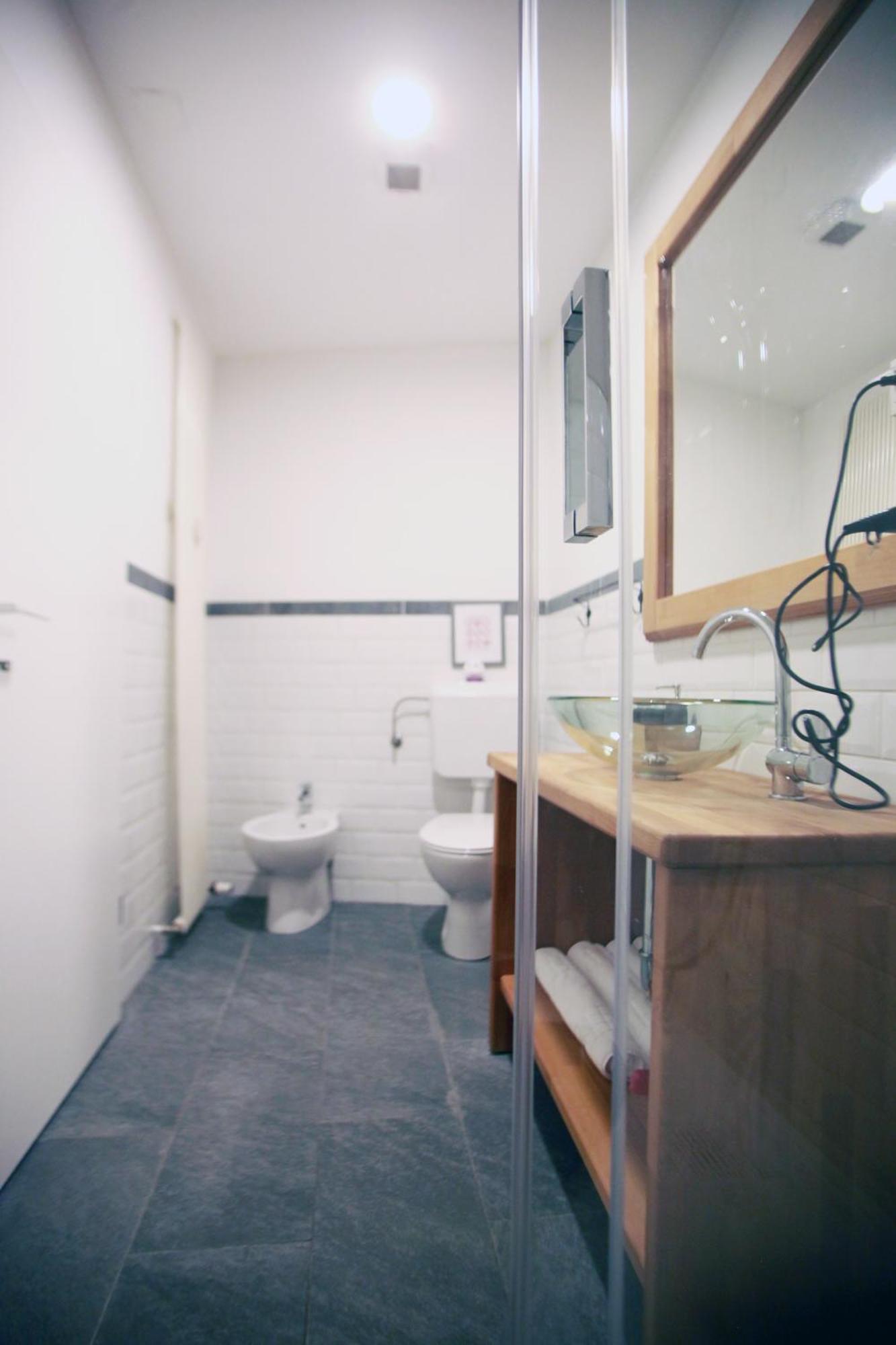 Apartment Bit